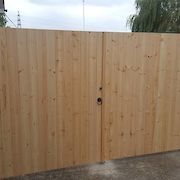 Untreated Cladding Gate, Front